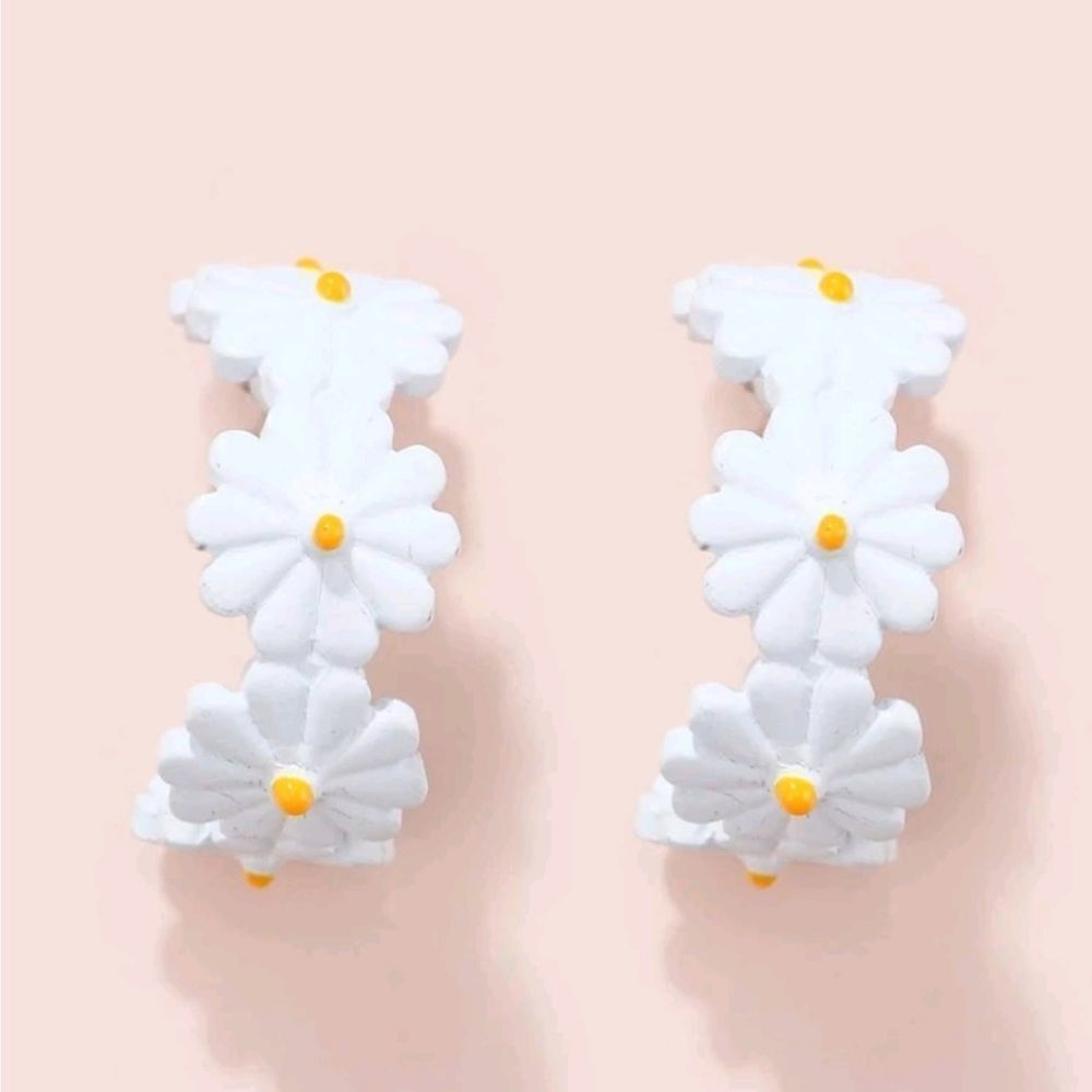 Daisy Flower Hoop Earrings